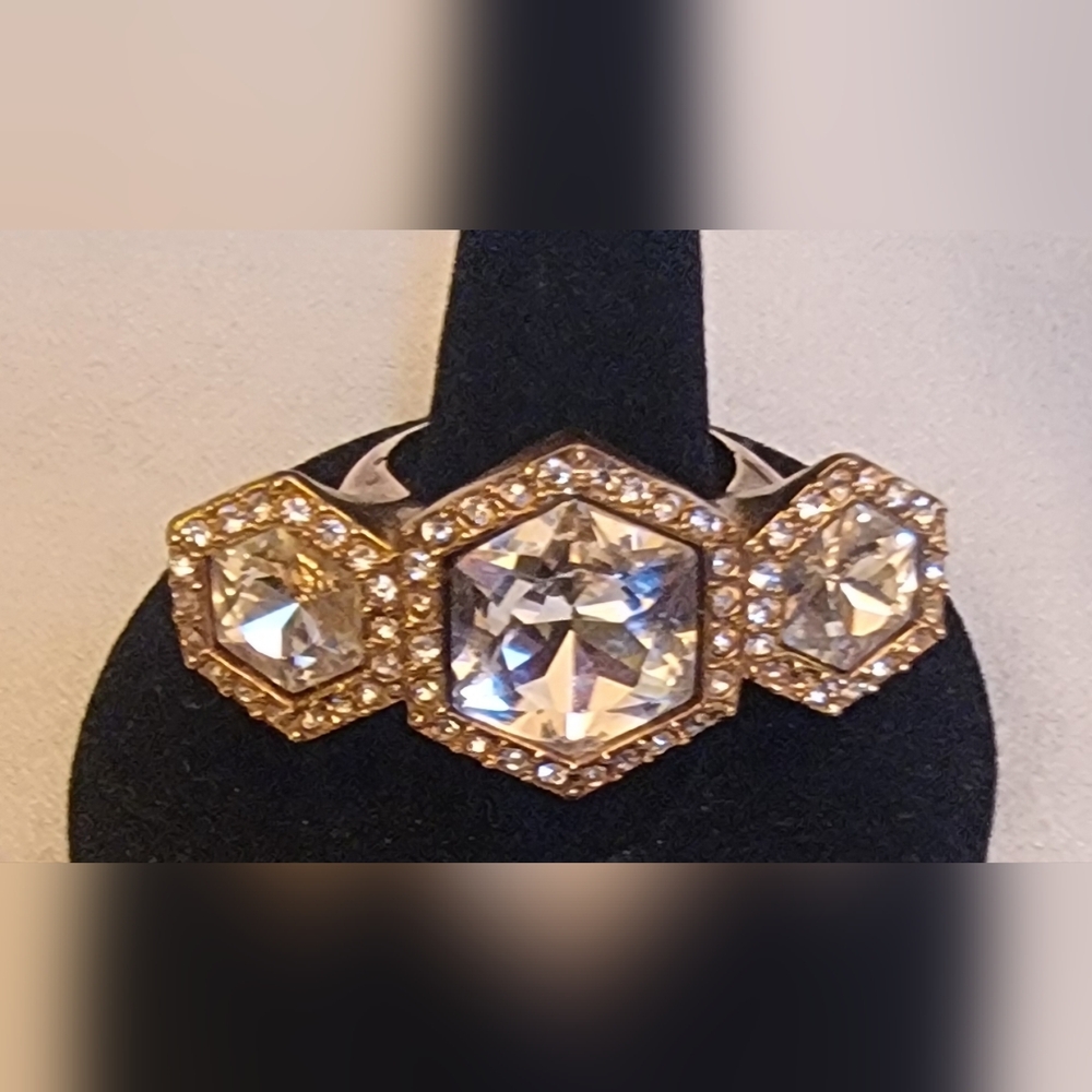 NEW Vince Camuto Gold Tone 3 Stone Wide 3 Finger Thick Ring Size 8